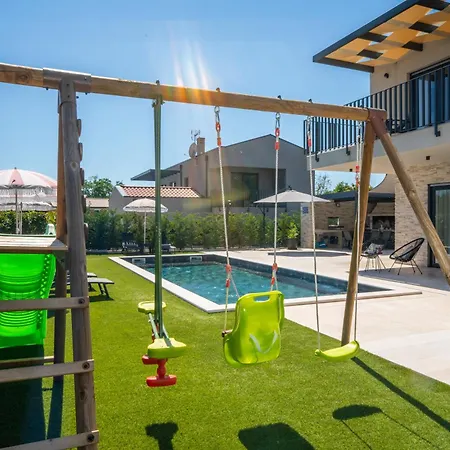 Martin Βίλα Medaki